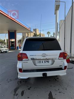 تۆیۆتا لاند کروزەر